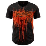 Maillot de baseball orange et noir avec motif éclaboussures 3D dégoulinant, design artistique authentique et personnalisé Maillot de baseball orange et noir avec motif éclaboussures 3D dégoulinant, design artistique authentique et personnalisé